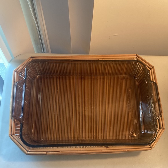 Anchor ovenware Baking Dish 3 QT model 1040 with basket for easy transport - Picture 6 of 17